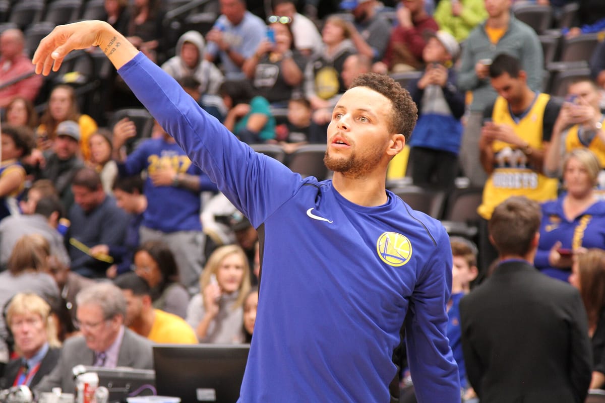 Stephen Curry and Warriors Agree to 2-Year, $116 Million Extension